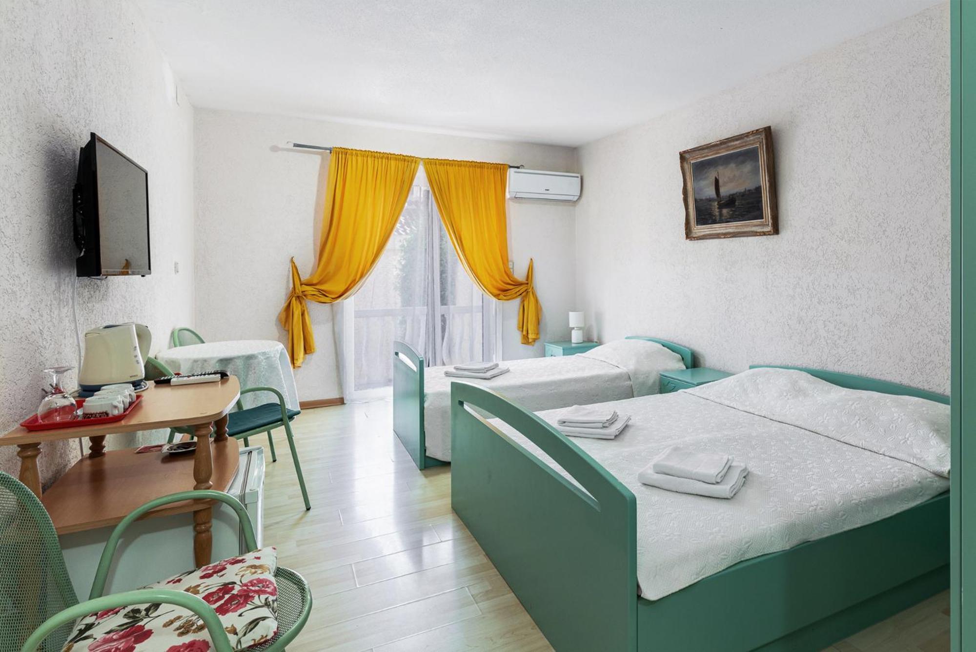 Sun Guest House Будва Екстериор снимка