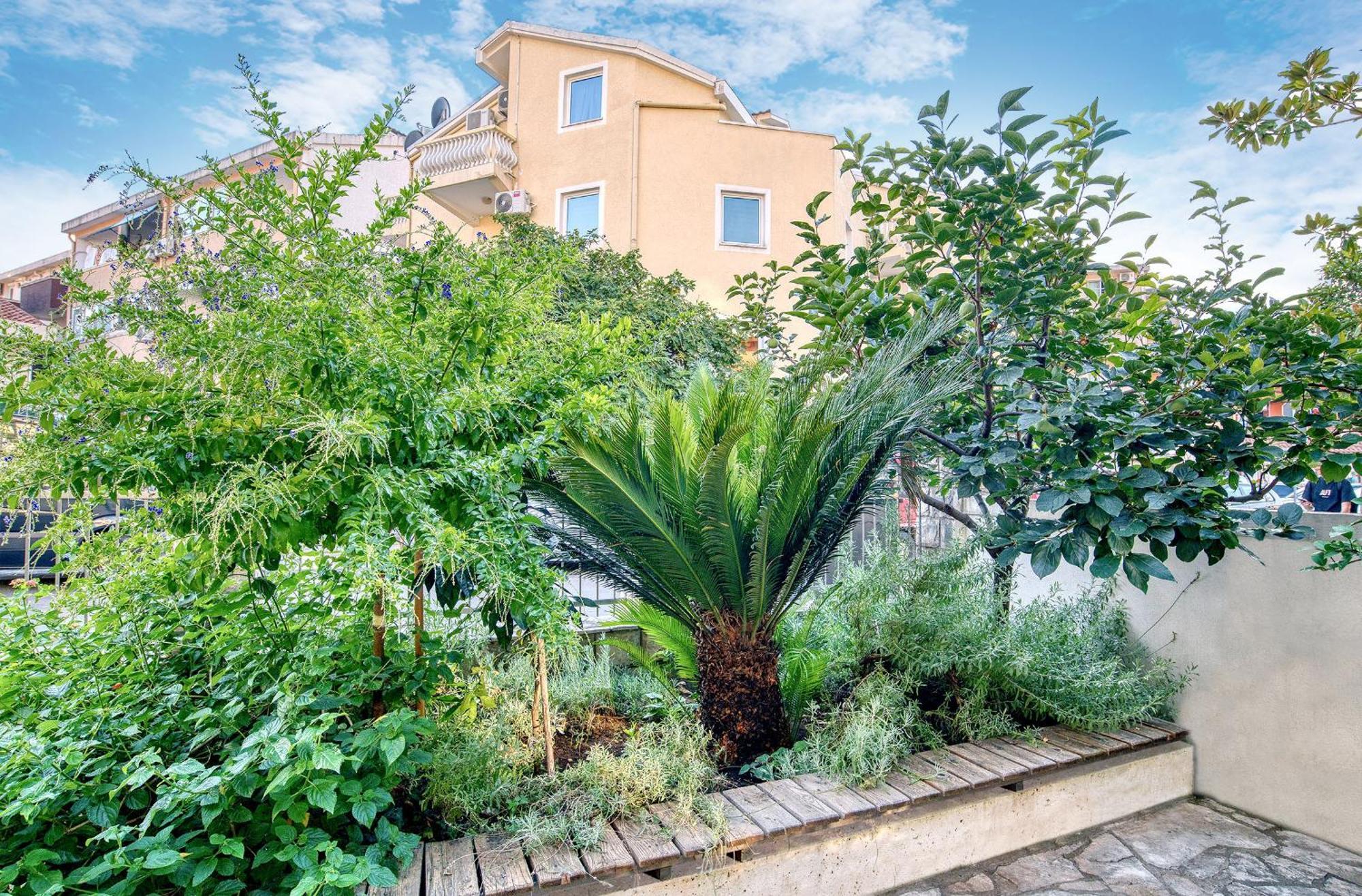 Sun Guest House Будва Екстериор снимка
